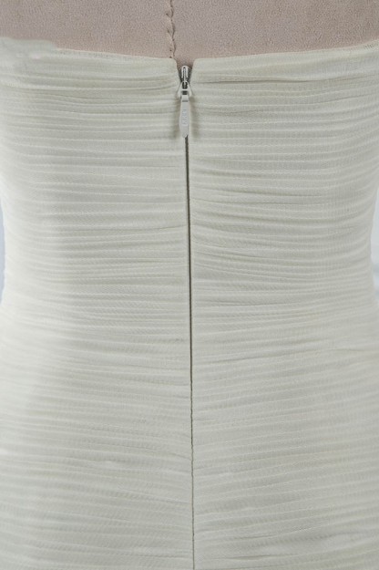 BMbridal Chic Strapless Sweetheart Ivory Wedding Dresses Ruffles Tulle Sleeveless Bridal Gowns with Feather-BMbridal