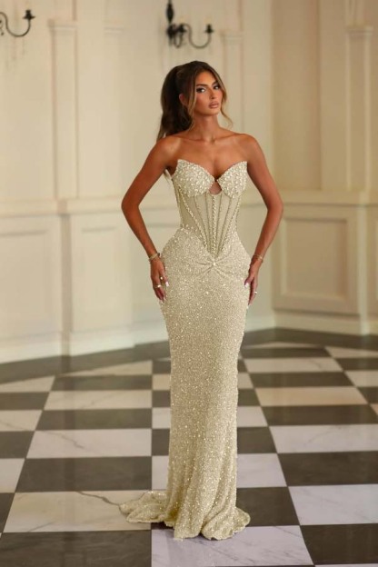 Chic Strapless Sleeveless Long Mermaid Prom Dress With Beading