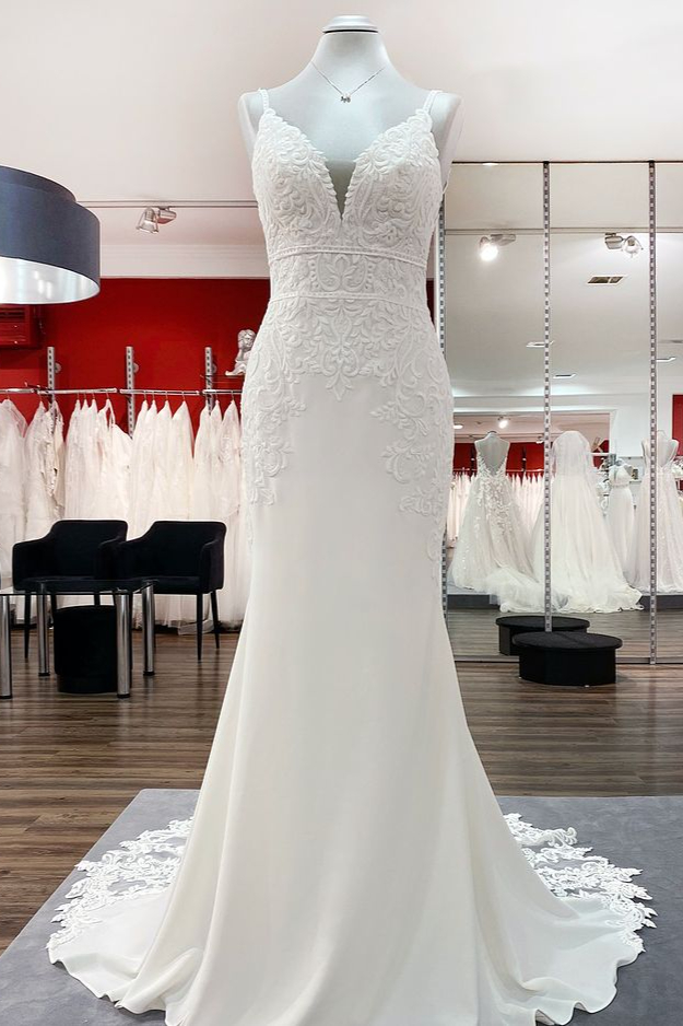 Vintage Open Back Long Mermaid V-Neck Satin Wedding Dress with Lace Appliques