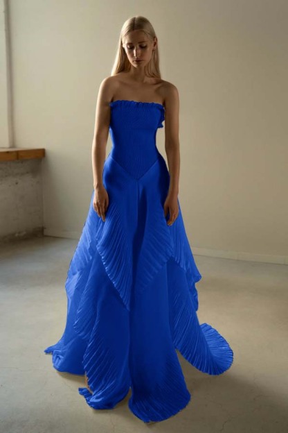 Chic Strapless Sleeveless Long Prom Dress With Ruffles Pleated