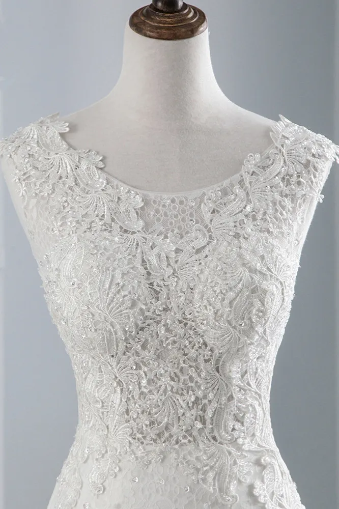 Chic Sleeveless Long Mermaid Jewel Tulle Wedding Dress with Lace Appliques