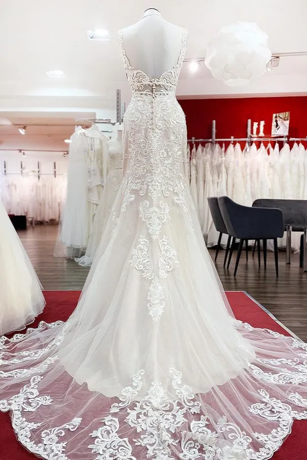 Classic Long Mermaid Tulle Sleeveless Wedding Dress with Lace Backless