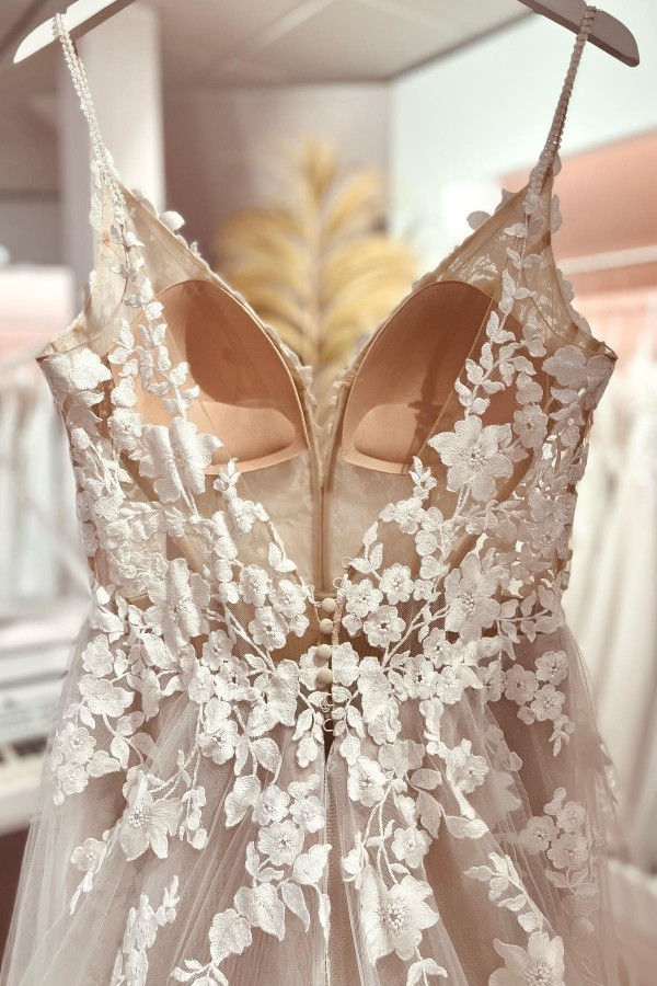 Bmbridal Champagne V-Neck Wedding Dress Sleeveless With Appliques-BMbridal