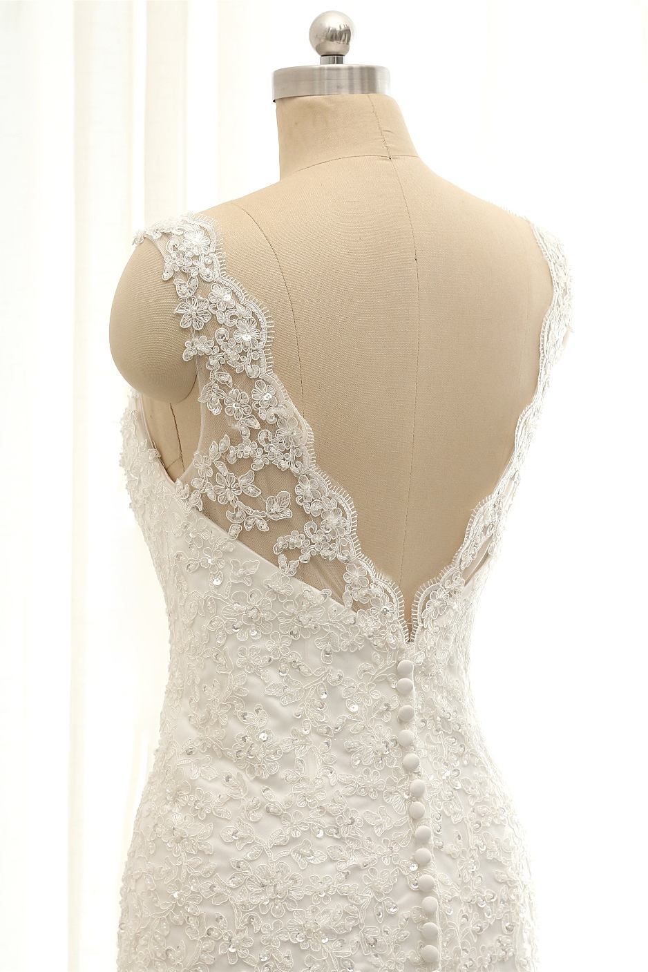 BMbridal Gorgeous Sleeveless Appliques Beadings Wedding Dress Jewel Tulle White Bridal Gowns On Sale