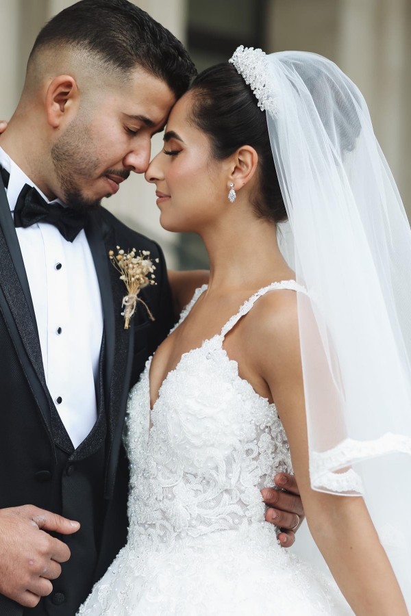 Bmbridal Spaghetti-Straps V-Neck Wedding Dress Lace Ball Gown-BMbridal