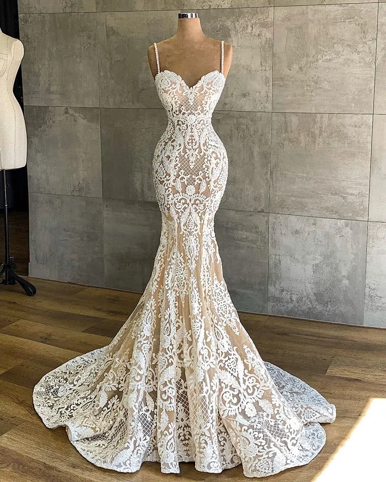 Modern Spaghetti-Straps Floor-Length Mermaid Sweetheart Wedding Dress with Appliques Lace