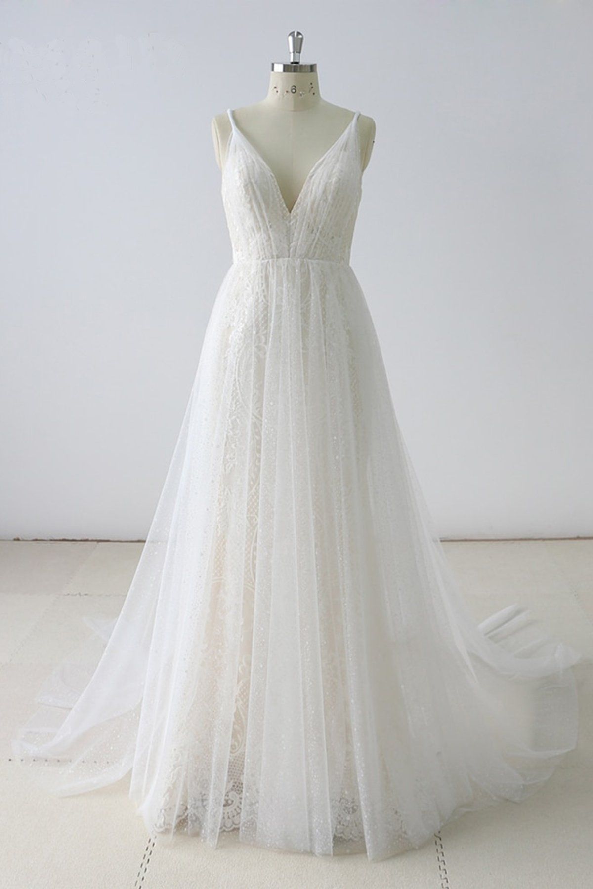 BMbridal Gorgeous Simple White Lace V-Neck Long Wedding Dress Sleeveless Appliques Bridal Gowns On Sale-BMbridal