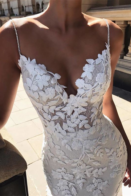Spaghetti-Straps Long Backless Lace Appliques Mermaid Wedding Dress