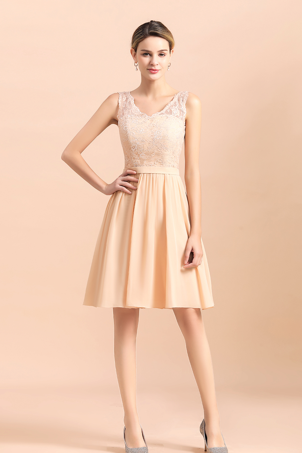 BMbridal Pretty V-Neck Chiffon Lace Short Bridesmaid Dress with Ruffles Online-BMbridal