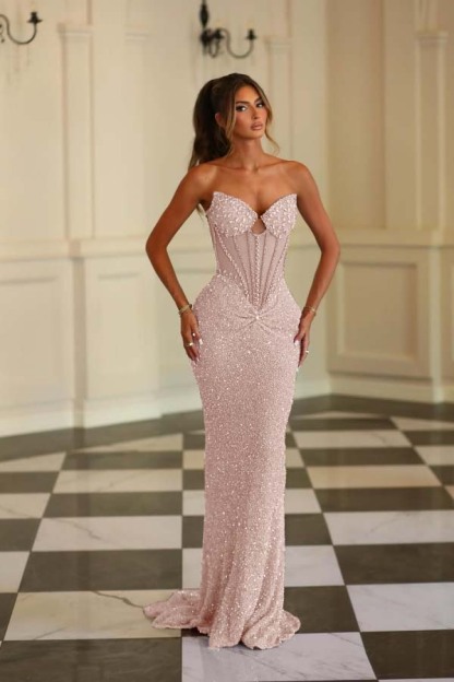 Chic Strapless Sleeveless Long Mermaid Prom Dress With Beading