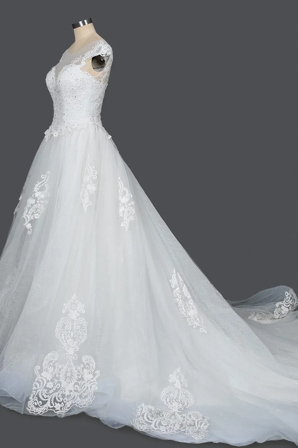 Stunning Cap Sleeve Ball Gown Sheer Tulle Wedding Dress with Lace V-Neck