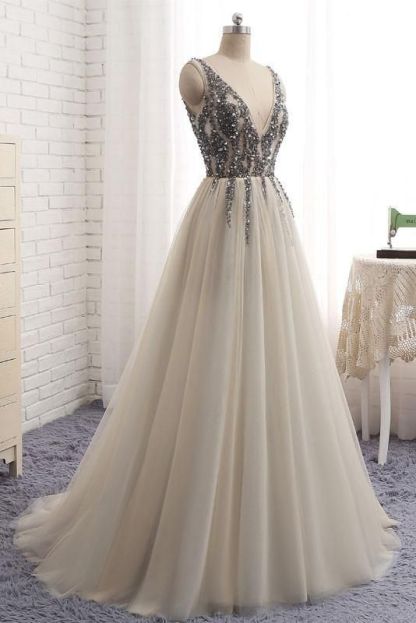 BMbridal Elegant V-Neck Sleeveless Prom Dress With Appliques Long Tulle Evening Gowns