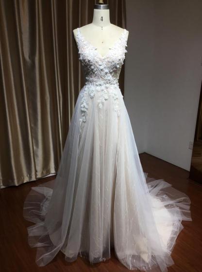 Chic Straps Floral Appliques A-Line Side Wedding Dress with Split Backless