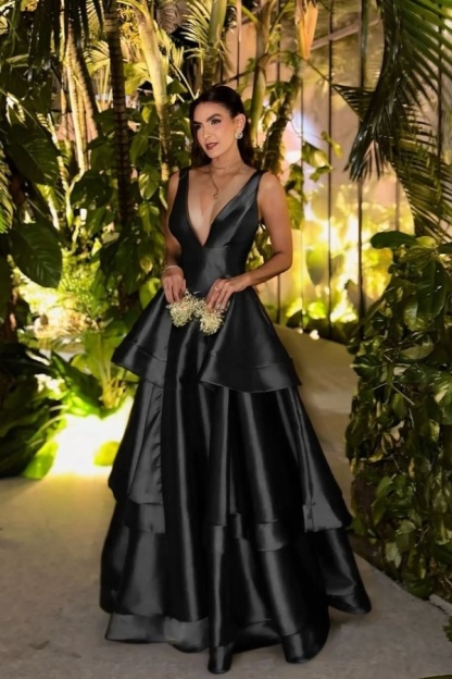 Straps Deep V Neck Sleeveless A Line Long Prom Dress With Pleated