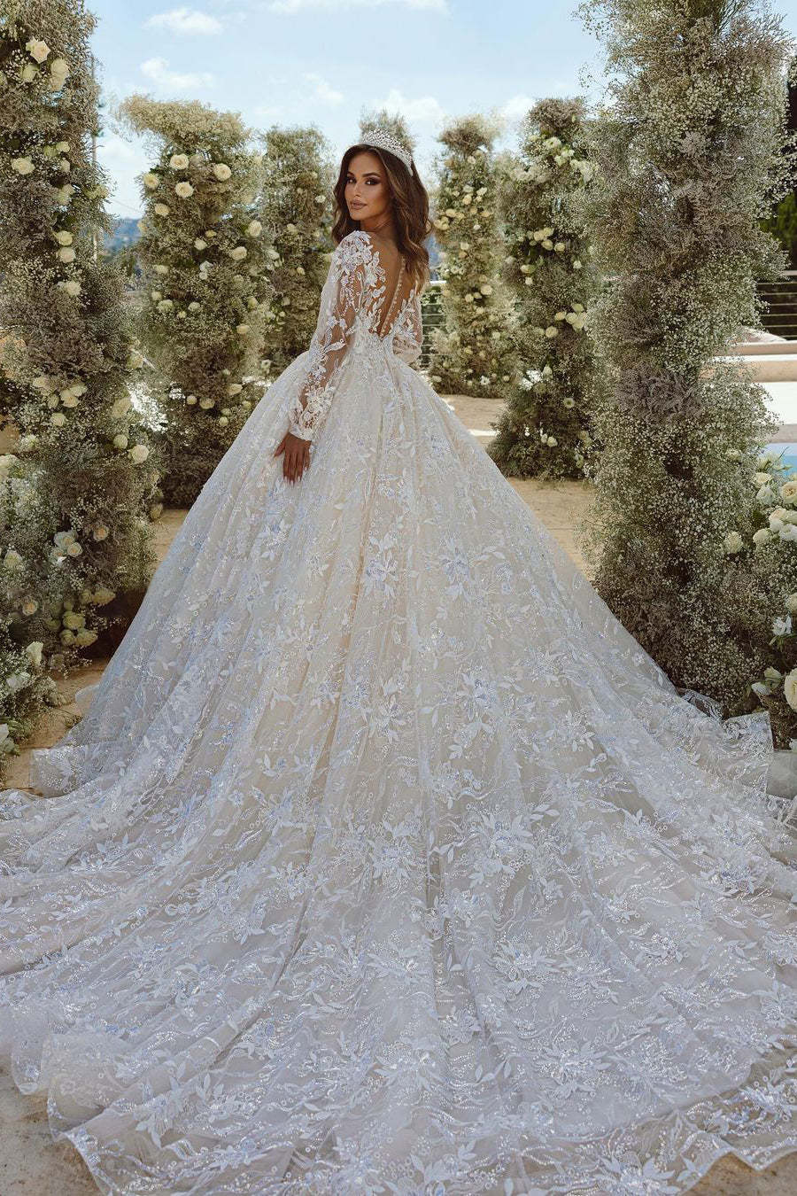 Beautiful A-line V-neck Lace Appliques Tulle Wedding Dress With Long Sleeves-BMbridal.com