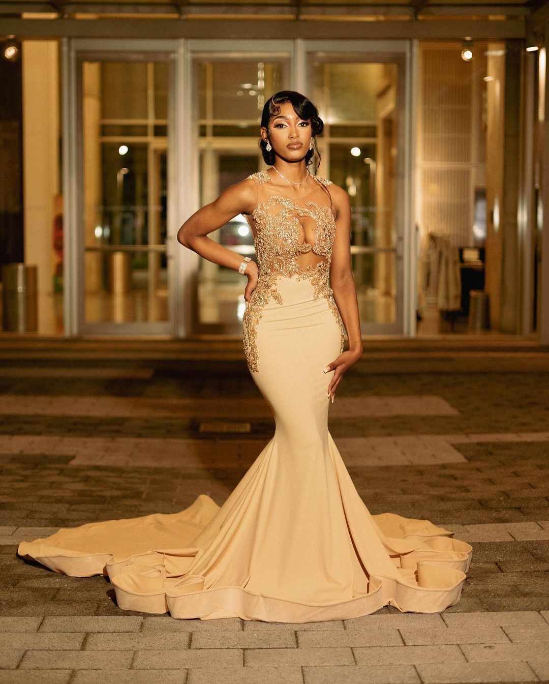 Beautiful Long Champagne Mermaid Sleeveless Beading Prom Dress With Lace-BMbridal.com