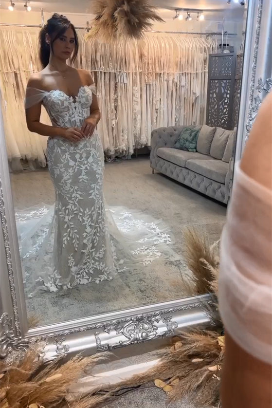Beautiful Long Mermaid Off-the-shoulder Appliques Sleeveless Wedding Dress With Lace-BMbridal.com