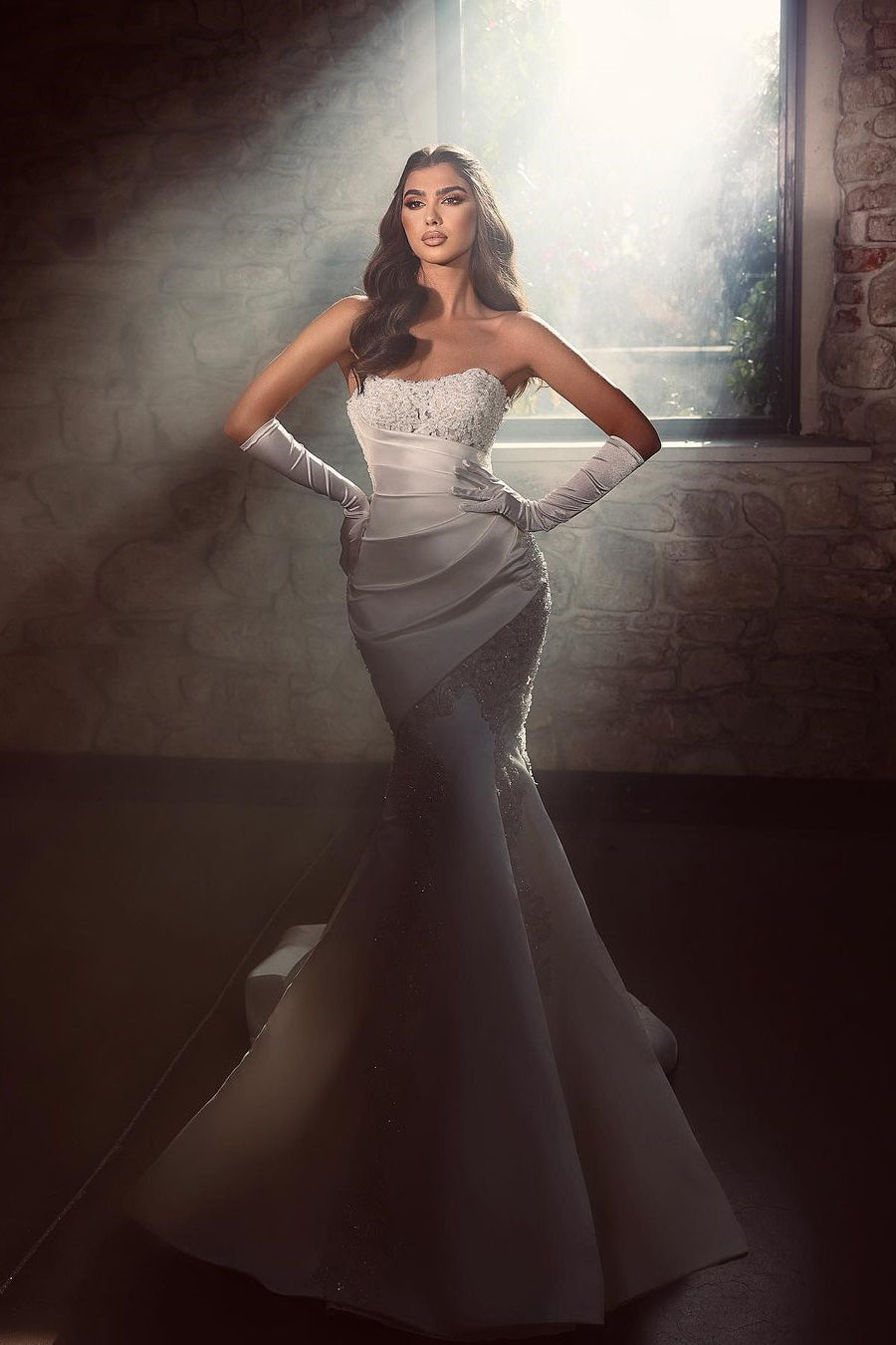 Beautiful Long Mermaid White Lace Sleeveless Wedding Dress With Appliques-BMbridal.com