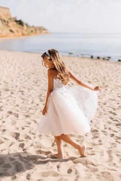 Beautiful White A-line Sleeveless Appliques Flower Girls Dress-BMbridal.com