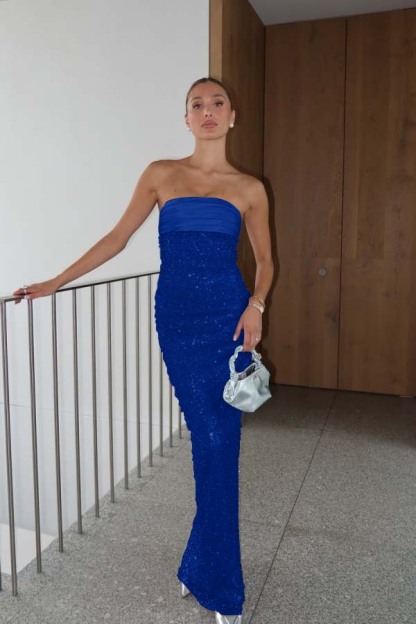 Chic Sequins Strapless Sleeveless Long Prom Dress With Pleated