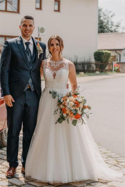 Tulle Bateau Sleeveless A-Line Wedding Dress with Lace