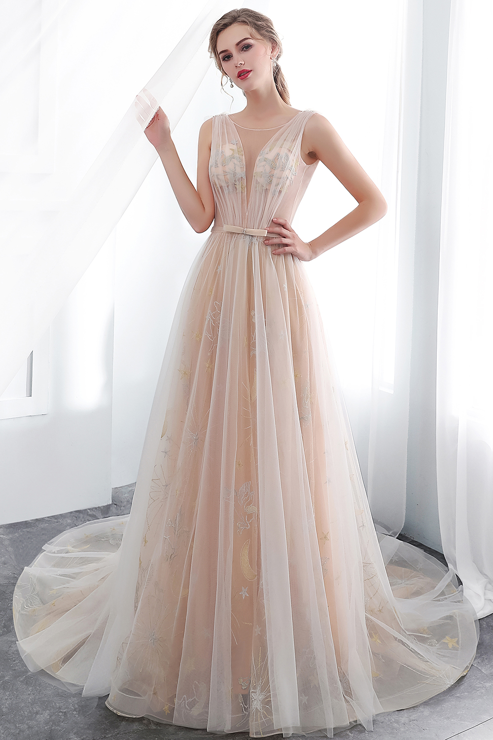BMbridal Charming Sleeveless Embrodiery Long prom Dress With Lace-up