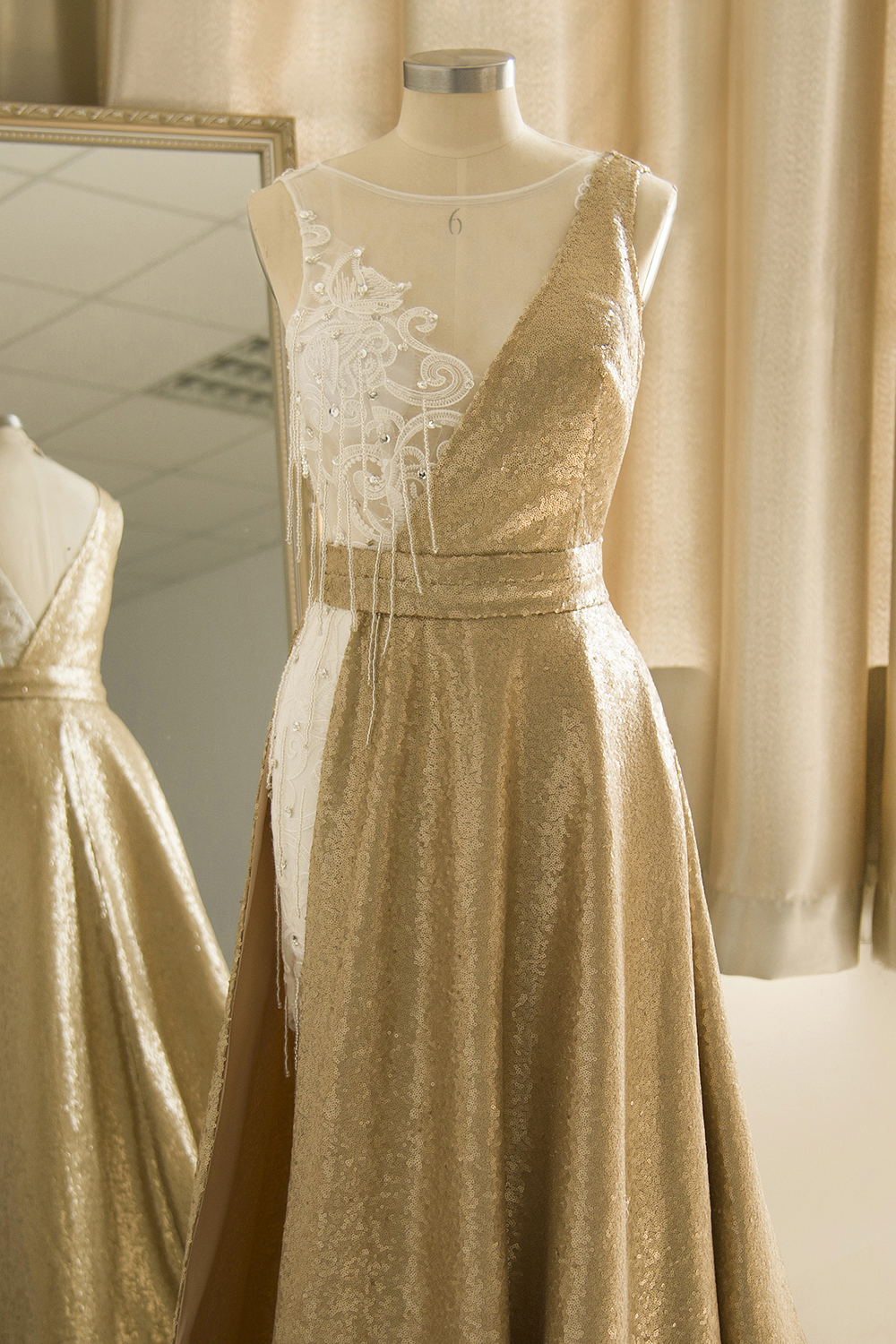 BMbridal Stylish Jewel Gold Sequined A-Line Prom Dresses Sleeveless White Appliques Evening Dress with Beadings-BMbridal