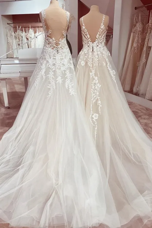 Chic A-Line Lace Floor-Length Deep V-Neck Wedding Dress with Tulle Appliques