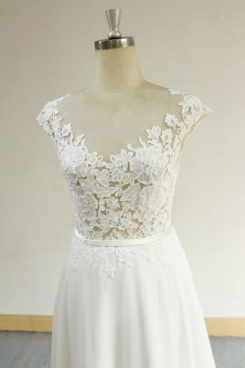 BMbridal Sexy V-neck Appliques Sleeveless Wedding Dress A-line Chiffon White Bridal Gown On Sale