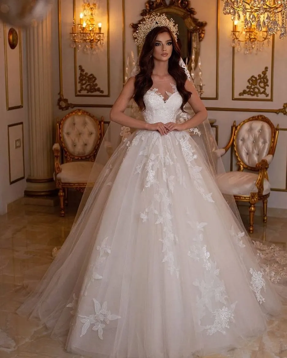 Charming Bateau Tulle Floor-Length A-Line Wedding Dress with Appliques Lace