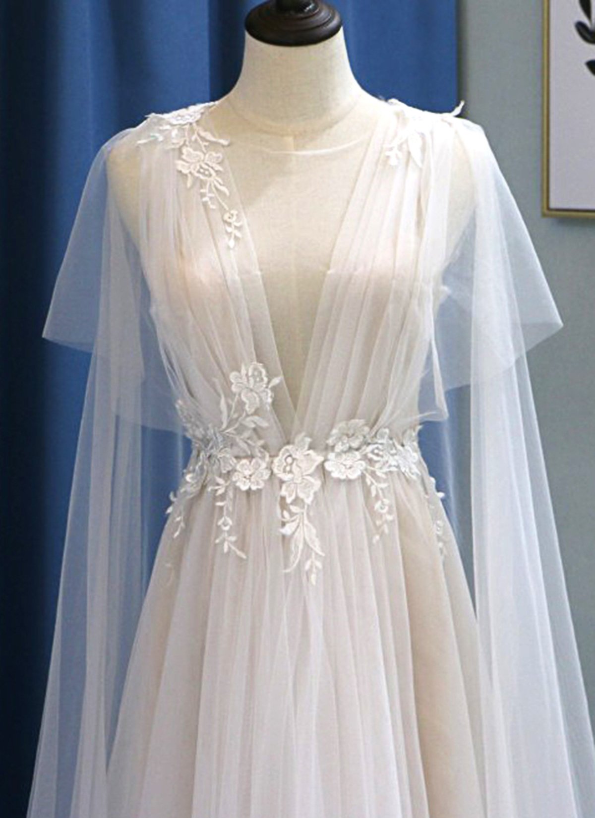 BMbridal Glamorous White Tulle V-Neck Beach Wedding Dress A Line Flower Bridal Gowns On Sale