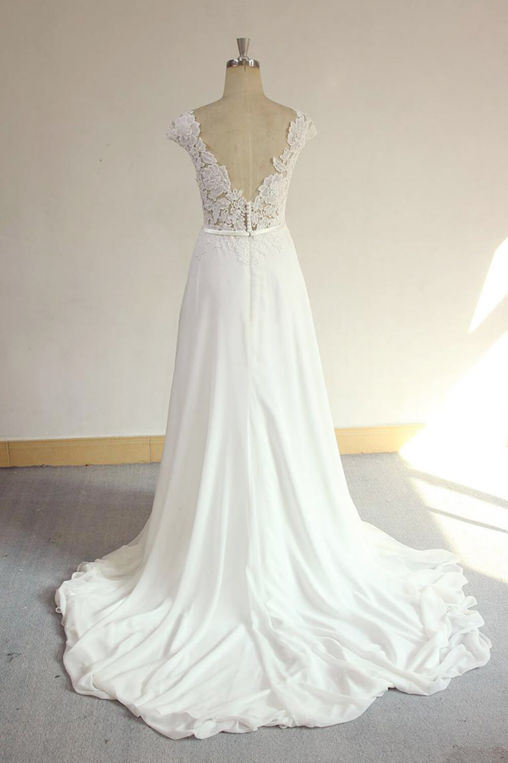 BMbridal Sexy V-neck Appliques Sleeveless Wedding Dress A-line Chiffon White Bridal Gown On Sale