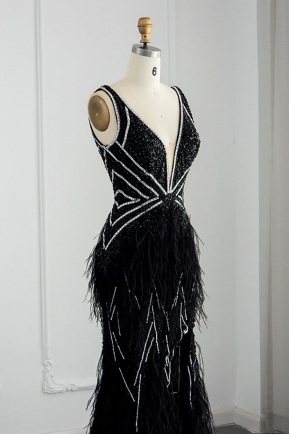 Bmbridal Black Floor-Length V-Neck Sleeveless Prom Dresses with Appliques