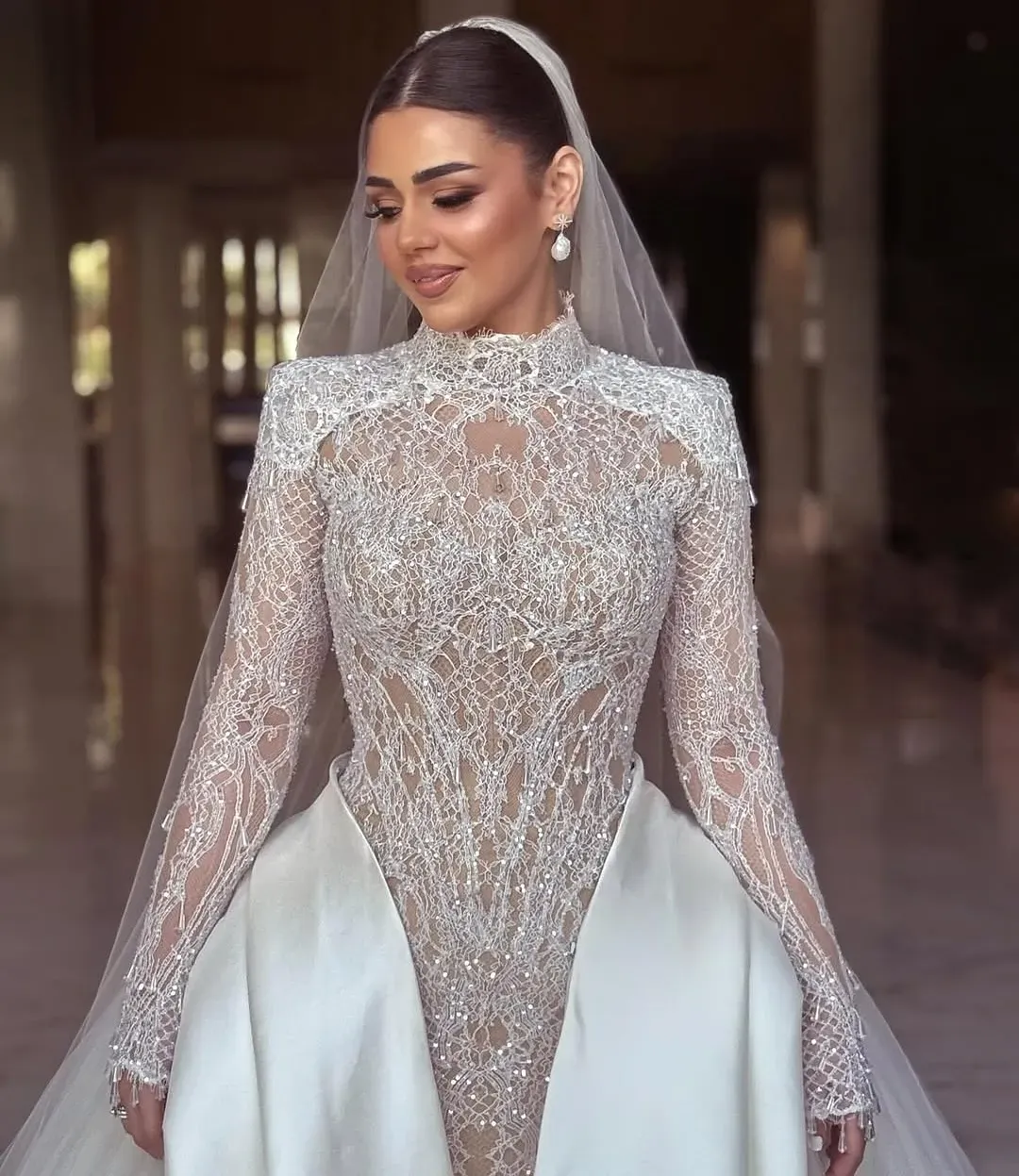 Luxury Custom Made Beading Lace Appliques Wide Strap Open Back Mermaid Wedding Dress