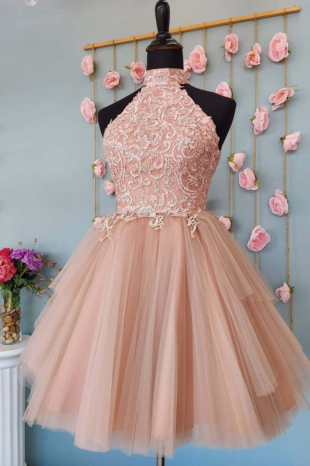 Sparkly Blush A-Line Short Tulle Homecoming Dress with Lace