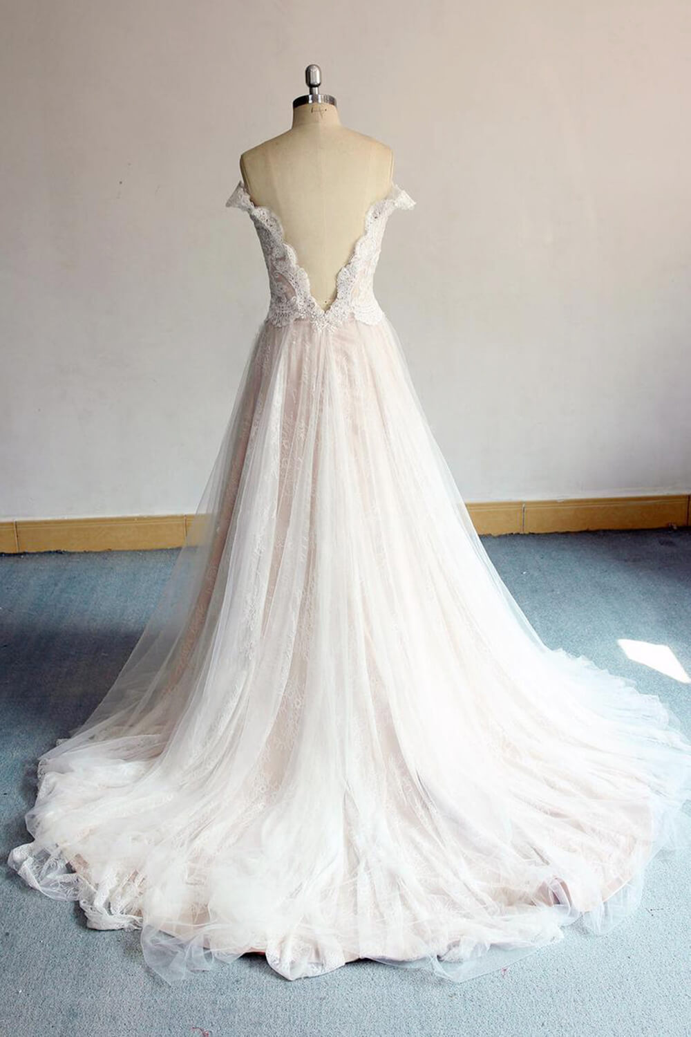 BMbridal Gorgeous Off-the-shoulder Sweetheart Appliques Wedding Dresses A-line Lace Ruffles Bridal Gowns On Sale-BMbridal
