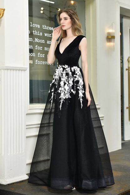 BMbridal Sexy Black Long Prom Dress V-Neck Evening Gowns With Lace Appliques