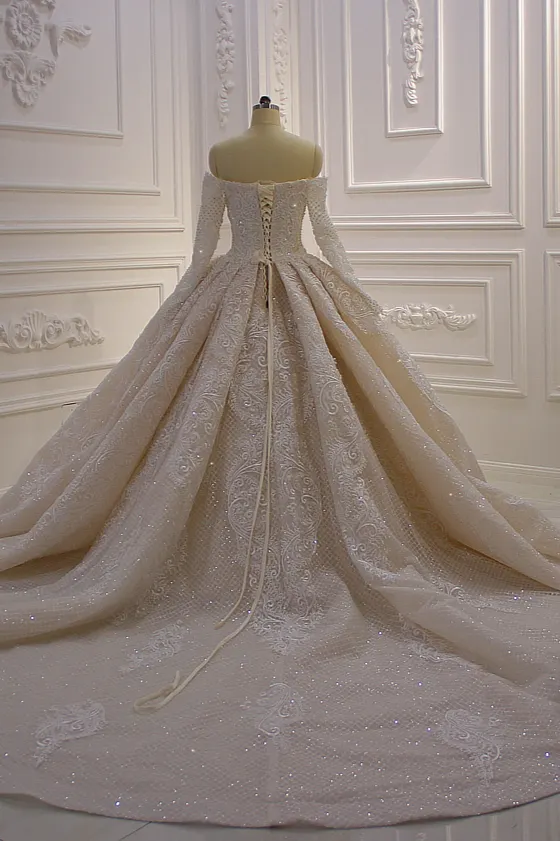 Stunning Ball Gown Off-the-Shoulder Long Sleeves Wedding Dress with Appliques Lace