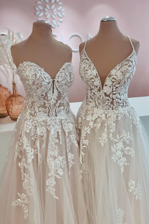 Pretty Floor-Length A-Line Backless Wedding Dress with Tulle Lace Appliques