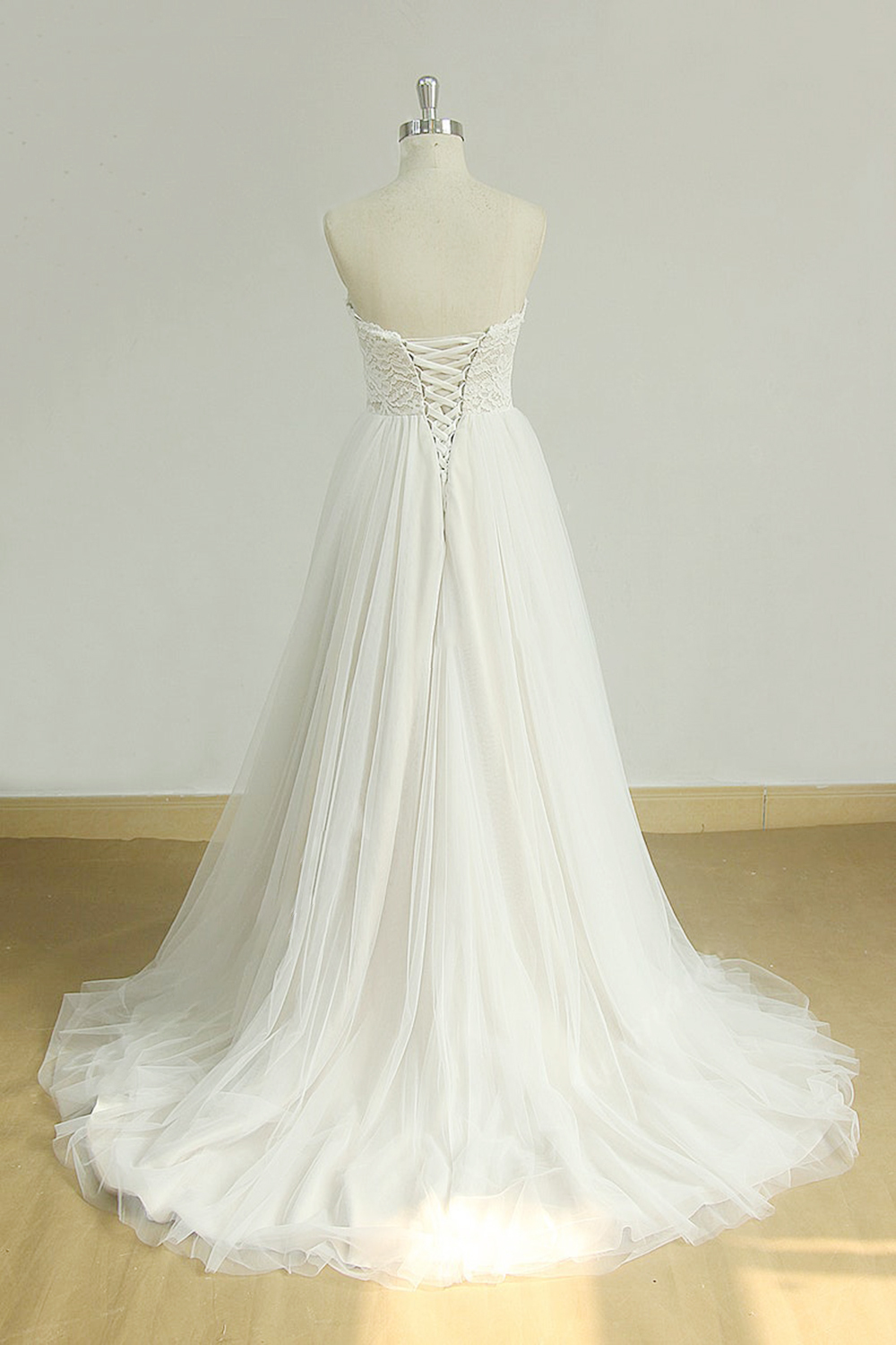 BMbridal Sexy Sweetheart White Tulle Wedding Dress Lace A-line Ruffles Bridal Gowns On Sale