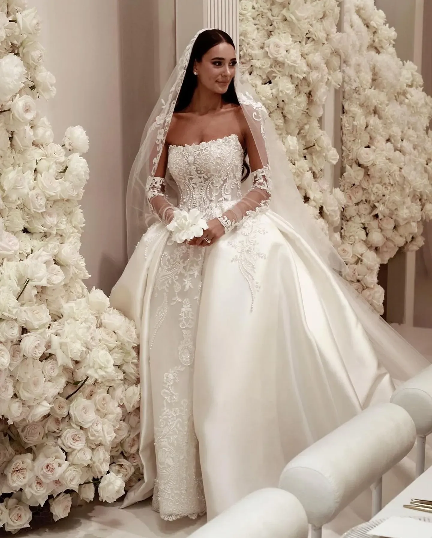 Arabic Lace Saudi Ball Gown Wedding Dress For Bride Strapless Pearls Satin Wedding Dresses Ruffle Dubai R Bridal Gowns Plus Size