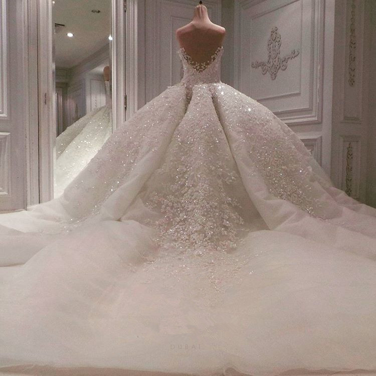 BMbridal Gorgeous White A-line Ruffles Wedding Dresses With Appliques V-neck Lace Bridal Gowns On Sale-BMbridal