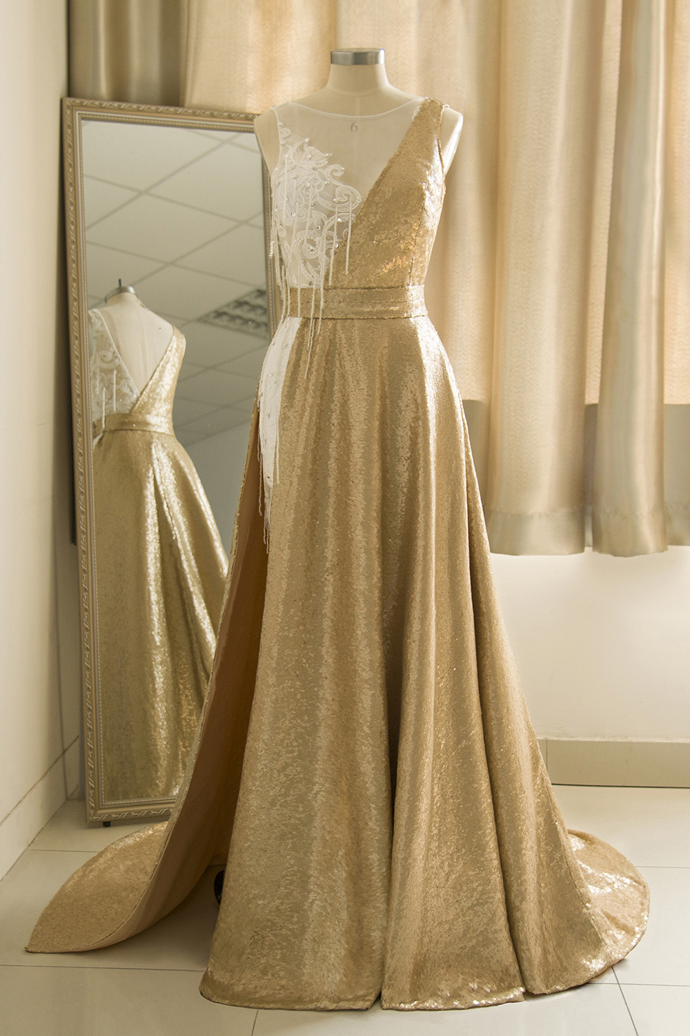 BMbridal Stylish Jewel Gold Sequined A-Line Prom Dresses Sleeveless White Appliques Evening Dress with Beadings-BMbridal