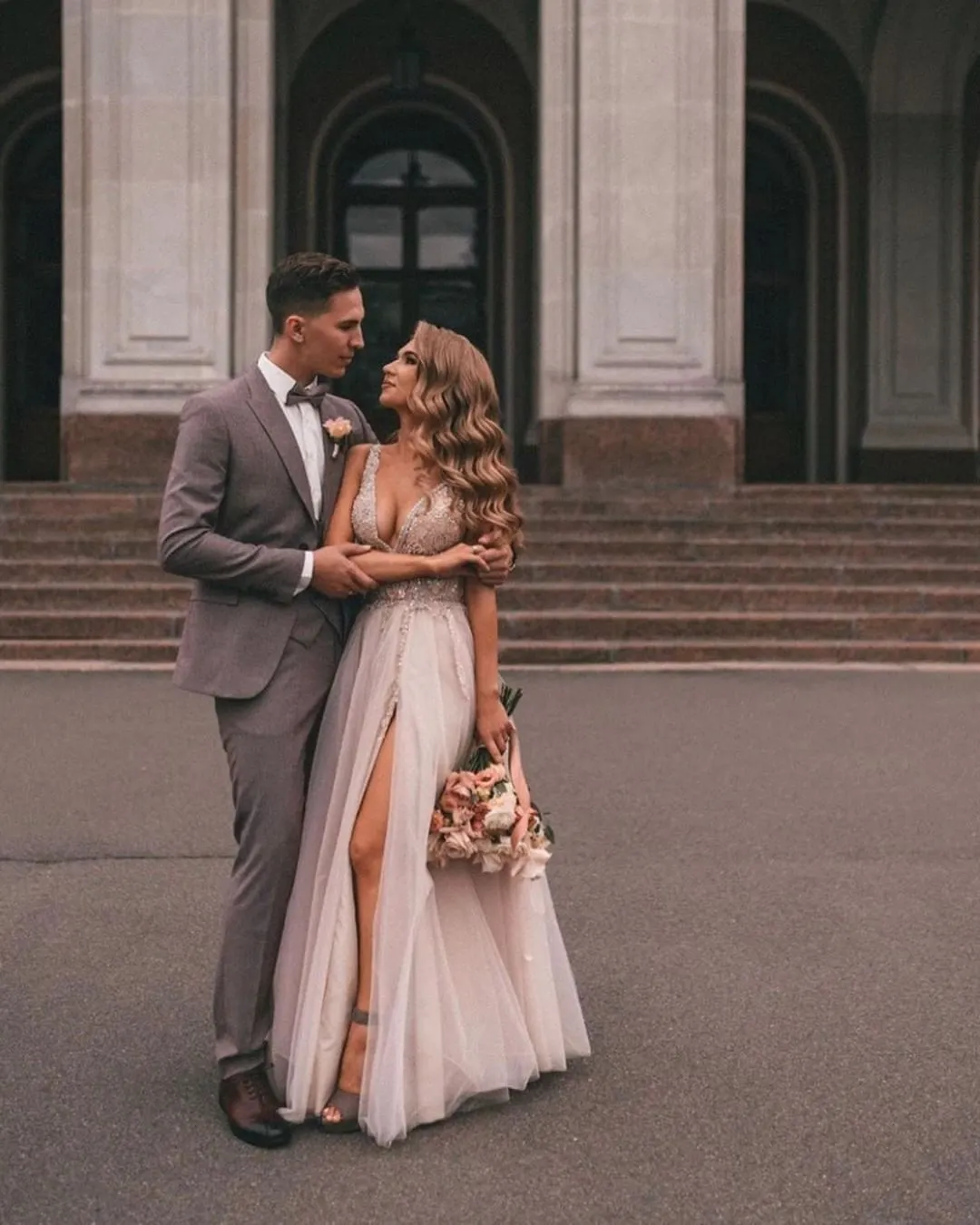 Classy A-Line V-Neck Tulle Lace Long Boho Wedding Dress with Slit Appliques
