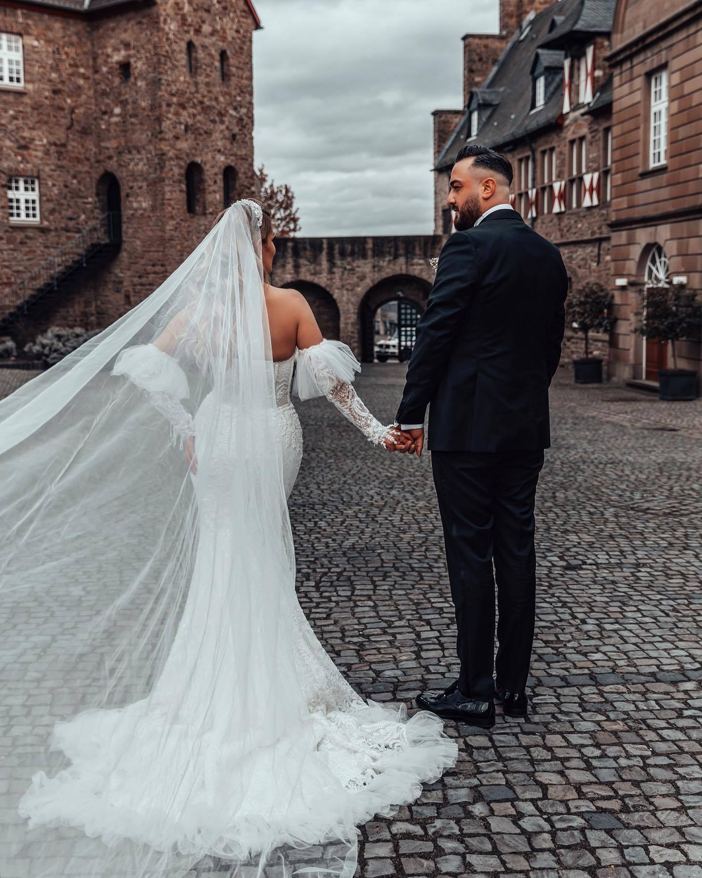 Bmbridal Detachable Sleeves Lace Wedding Dress Mermaid Overskirt-BMbridal