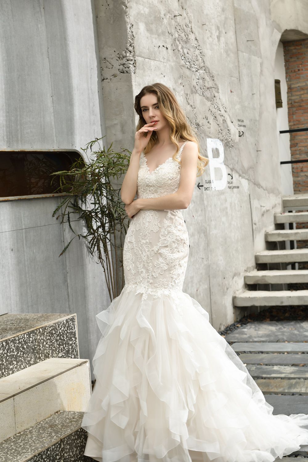 BMbridal Gorgeous Mermaid Tulle Appliques Ivory Wedding Dress