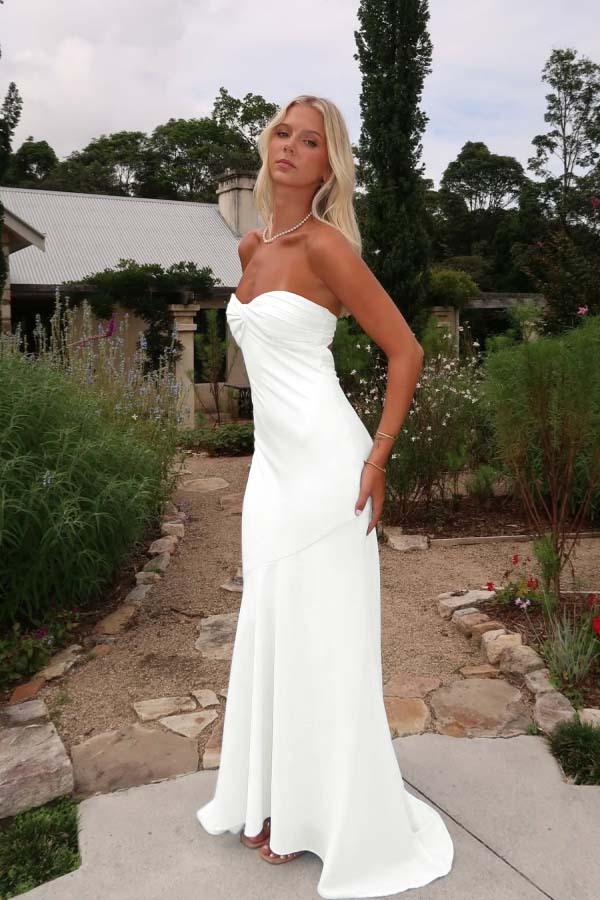 Charming Sleeveless Strapless Long Mermaid Prom Dress With Pleated