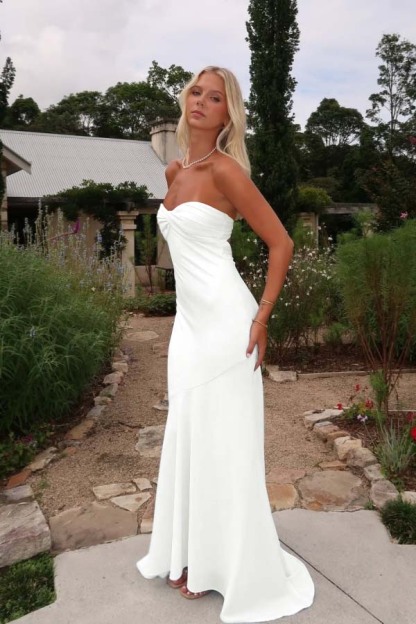 Charming Sleeveless Strapless Long Mermaid Prom Dress With Pleated