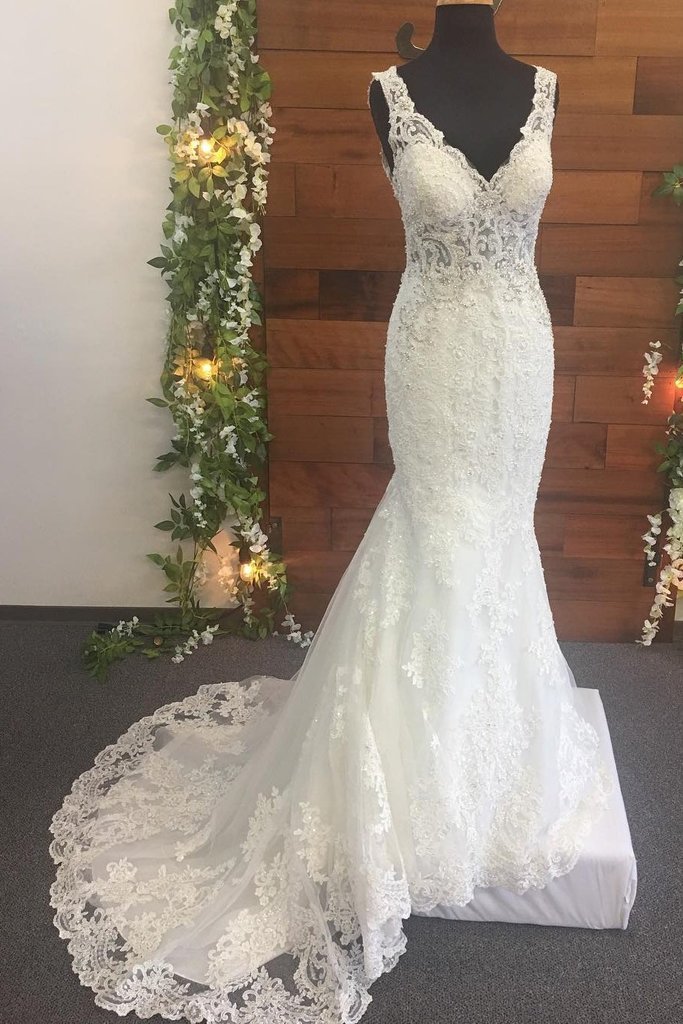 BMbridal Elegant Straps V-Neck Tulle Wedding Dress Mermaid Appliques Sleeveless Beadings Bridal Gowns Online-BMbridal