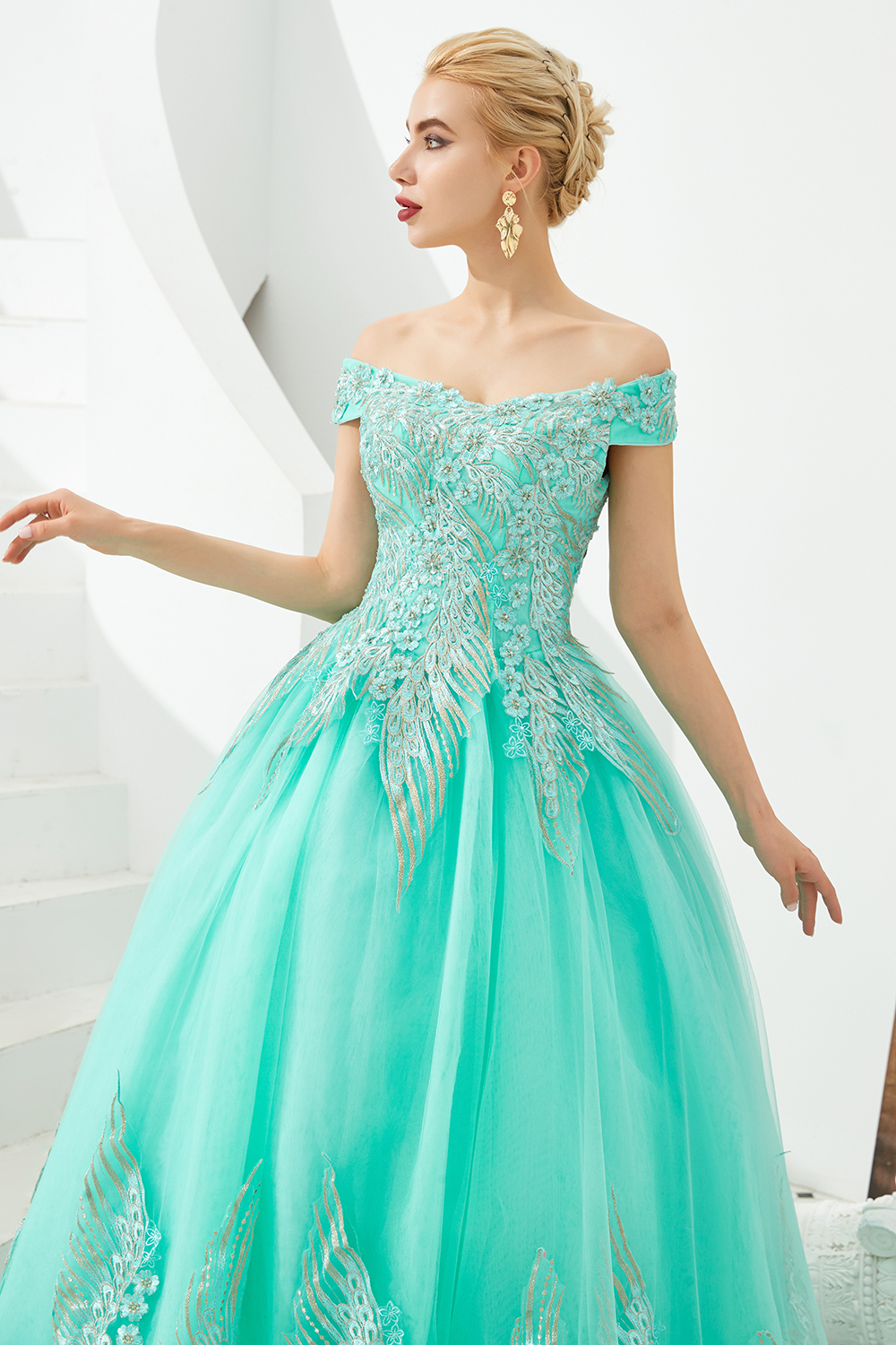 BMbridal Off-the-Shoulder Tulle Ball Gown Prom Dress With Appliques Beadings